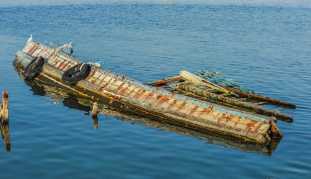 Tekne battı: 1 ölü, 1 yaralı