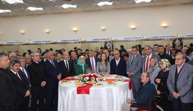 23. Kitap Fuarı kapılarını kitapseverlere açtı