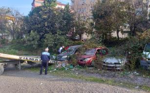 HURDA ARAÇLAR SOKAKLARDAN KALDIRILIYOR