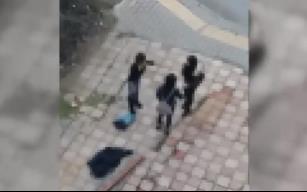 Önce tartıştılar, sonra birbirlerine daldılar…