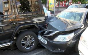 Sibel Can ve oğlu Engin trafik kazası geçirdi