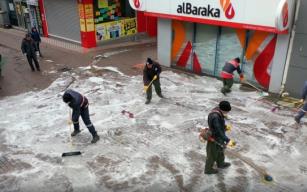 İlaçlı sularla yıkanıyor...