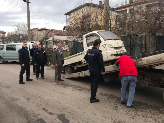 SANAYİ SİTESİ, HURDA ARAÇLARDAN TEMİZLENİYOR