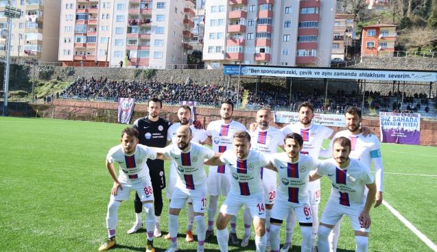 Zirveyi bırakmıyor.