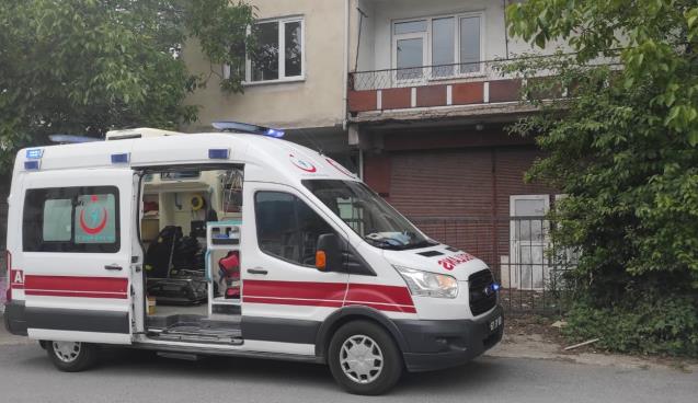 Evinde ölü bulundu