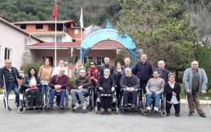 Çelik’ten Fiziksel Engelliler Derneğine ziyaret…