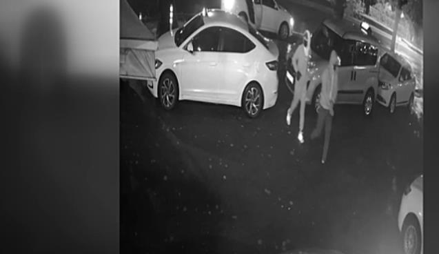 Sahte plakalı araç ile kaçtılar… O anlar kameraya yansıdı...