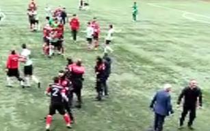 FUTBOLU BIRAKTILAR, BOKS YAPTILAR...