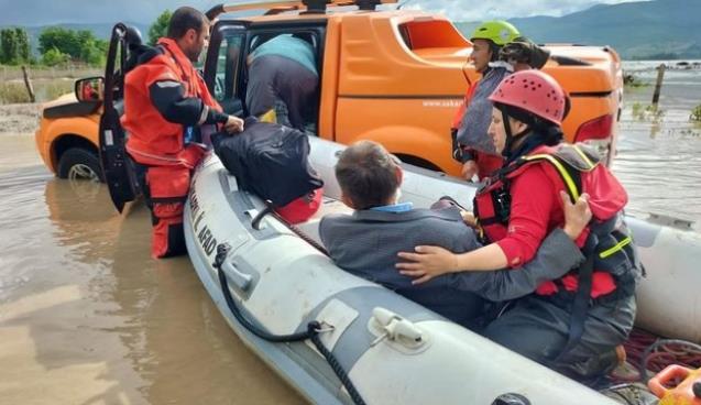 Diyaliz hastalarının yardımına UMKE ve AFAD yetişti...