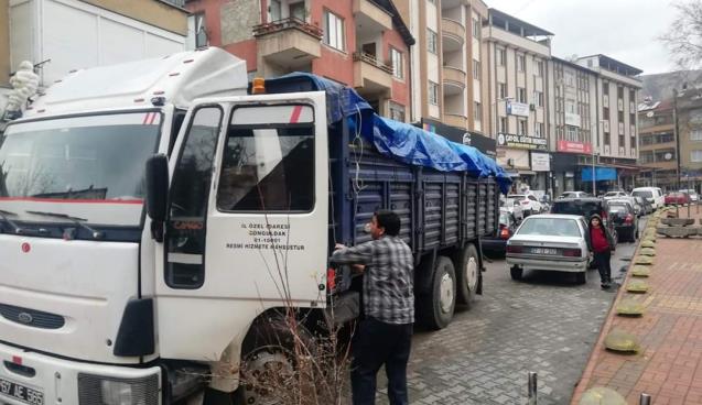“İdlib İçin Yolun İyilik Olsun” yardım kamyonları Çaycuma'da