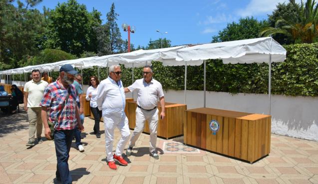 POSBIYIK, SAHİLDE TAKI TEZGAHLARINI GEZDİ