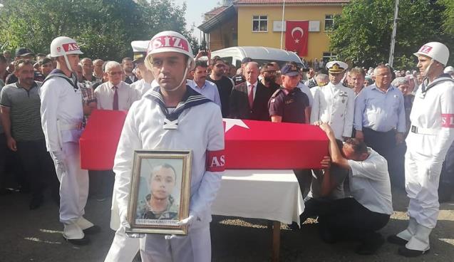 Denizde boğularak ölen asker son yolculuğuna uğurlandı