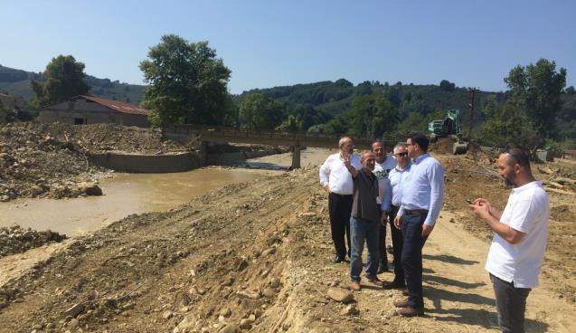 MÜSİAD yöneticileri selden zarar gören bölgeleri inceledi 