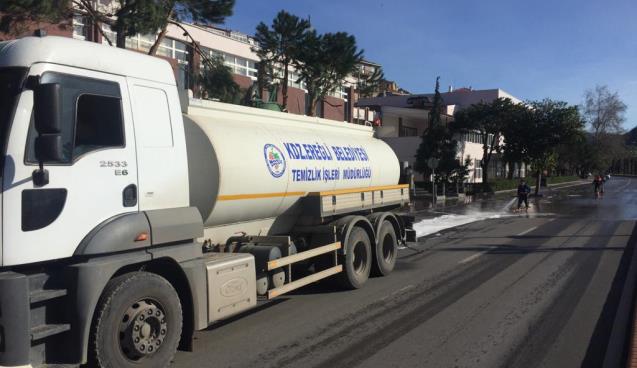 Yıkanarak  Temizleniyor...