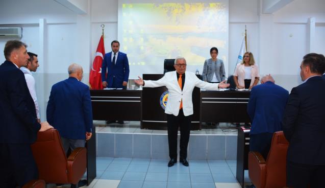 Yaşlılar evinde 50 kuruş.. Çilek Kafe’de 1lira..