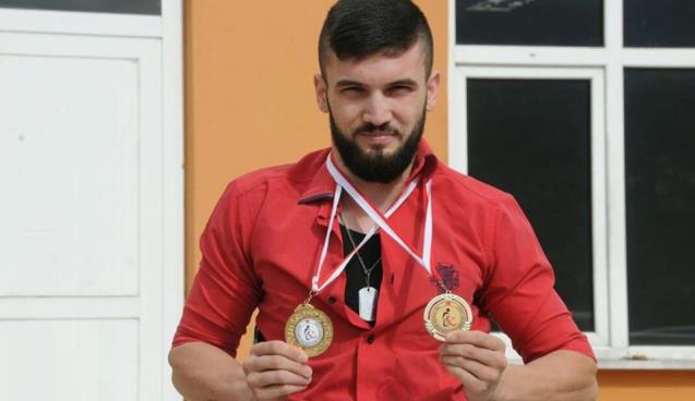 Engelli güreşçi antrenör oldu