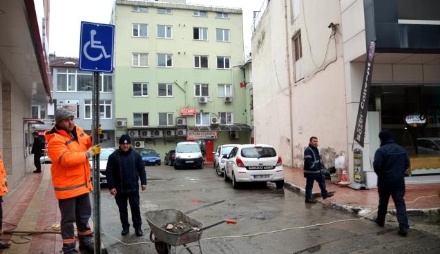 Banka Şubelerinin Önüne Engelli Parkı Ayrıldı...