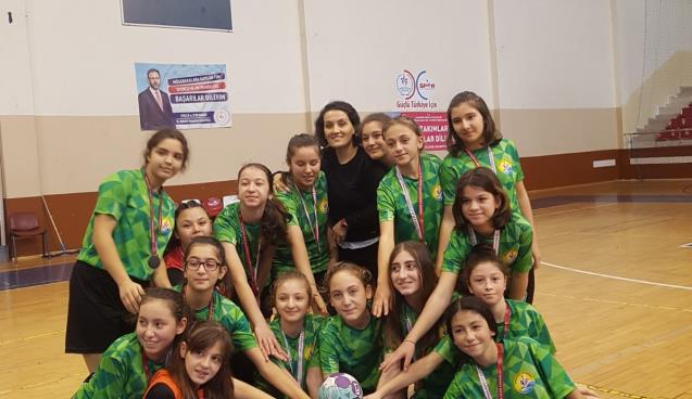 Kızlarımız, hentbolda  Zonguldak 2.si Kdz Ereğli Belediye 