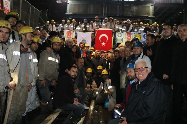 Gazetecilerden 'Dünya Madenciler Günü'nde bir ilk