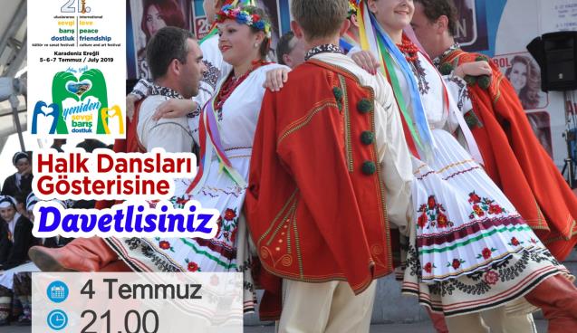 Halk dansları ile festivale ‘merhaba’ diyoruz.