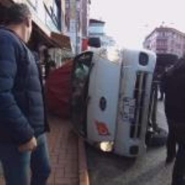 Geldi, durdu, DEVRİLDİ...