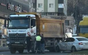 TONAJLI KAMYON TEHLİKE YARATTI