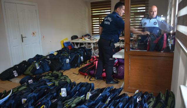 ÖĞRENCİLERE KIRTASİYE YARDIMI YAPILDI