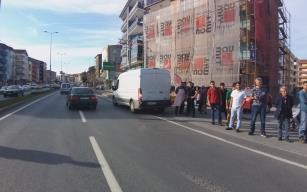 Kamyonete çarptı!..