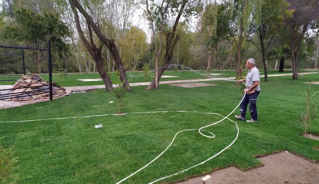  Elmalık’ta park çalışmaları devam ediyor
