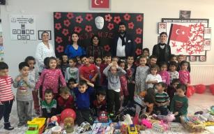 Zonguldaklı iş adamı miniklere destek oldu