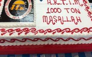 Madenciler üretimin artmasını pastayla kutladı