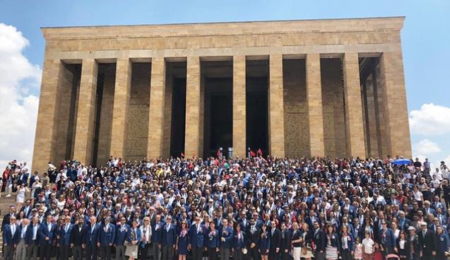 Yeni döneme Anıtkabir ziyareti ile başladı