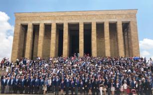 Yeni döneme Anıtkabir ziyareti ile başladı