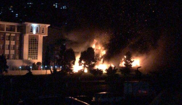 Kaymakamlık önünde YANGIN!..