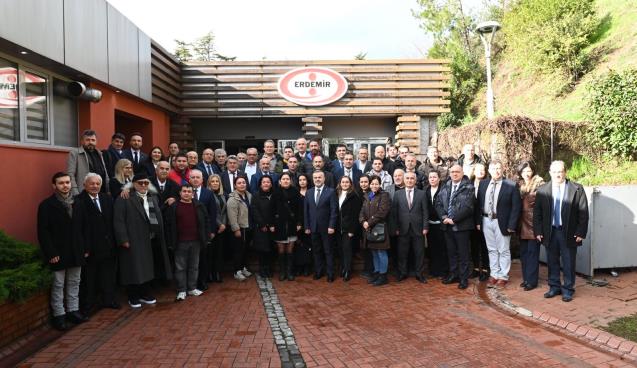 ERDEMİR ÇALIŞAN GAZETECİLERİ KUTLADI