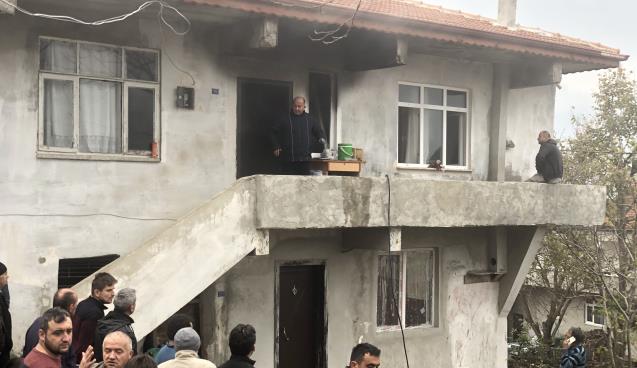 Sobadan çıkan yangın ekiplerin müdahalesiyle söndürüldü